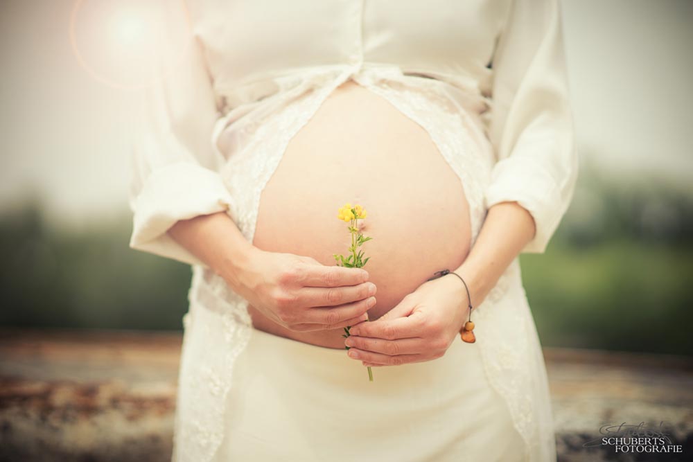 Babybauch Fotoshooting: Beste Zeit, Outfits, Hunde & 7 wertvolle Tipps